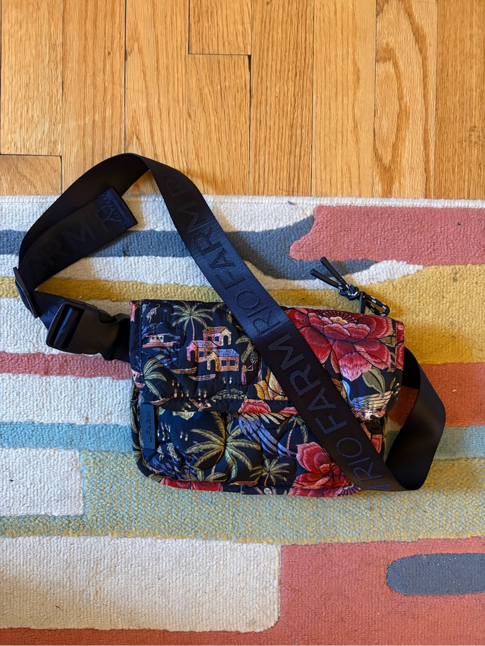 Floral Quilted Crossbody Bag FARM Rio - Black/Pink